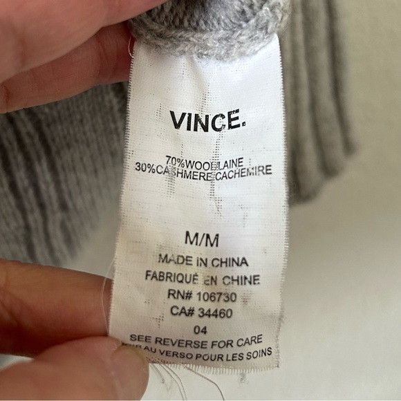 VINCE Wool Cashmere Blend 3-D Waterfall Stripe Knit Flaw Sweater Women Sz Medium - Picture 6 of 9